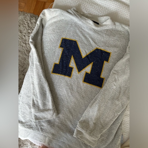 Wooly Threads Michigan Crewneck - Picture 1 of 3